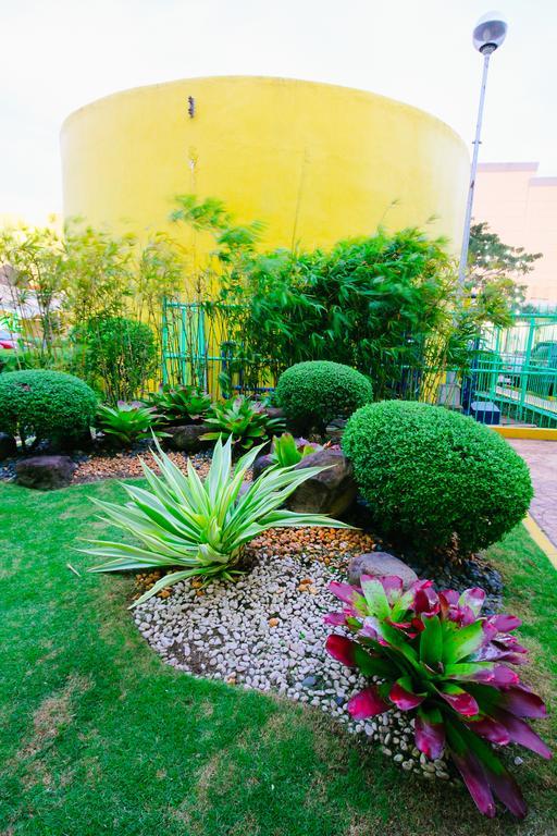 Go Hotels Bacolod Exteriér fotografie